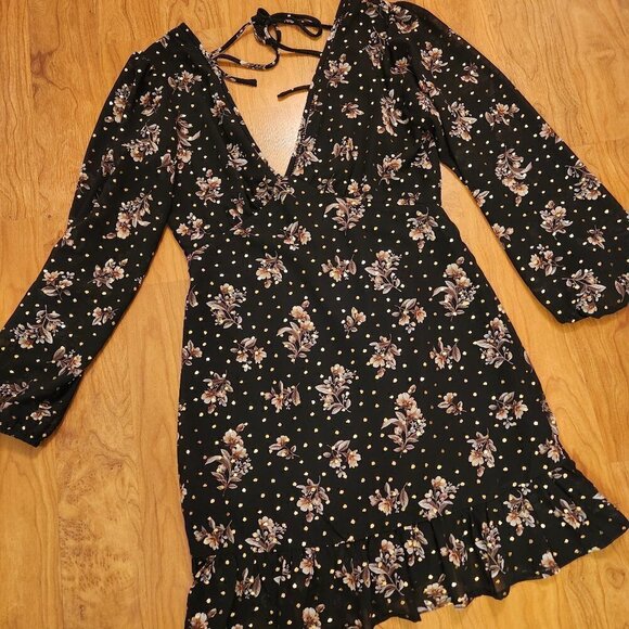 BEAUTIFUL ILLA ILLA MINI DRESS - STATEMENT BACK- SIZE SMALL -  EUC - LIKE NEW! - Picture 8 of 11